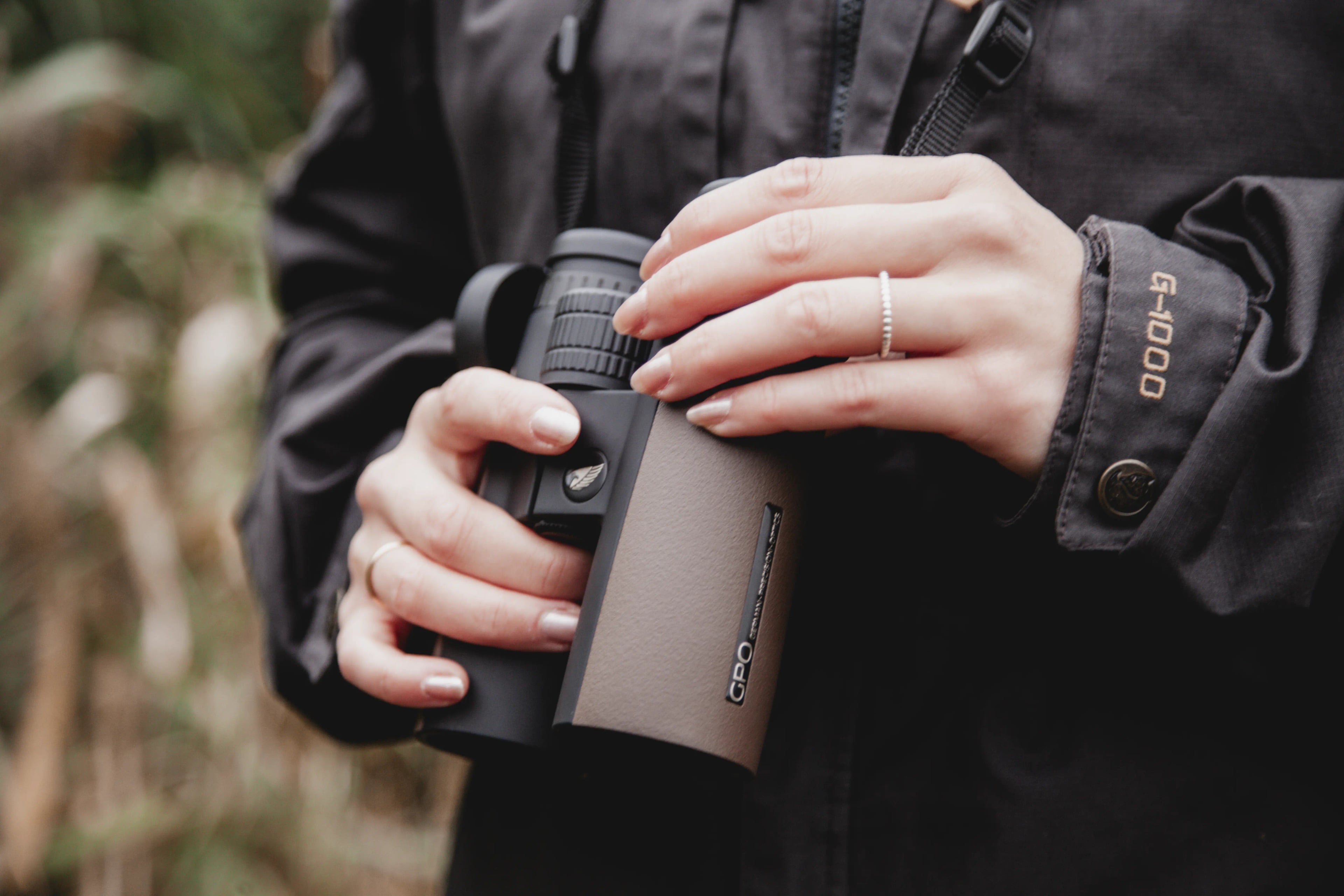 Binoculars.alt